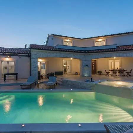 Villa Bellavista With Pool