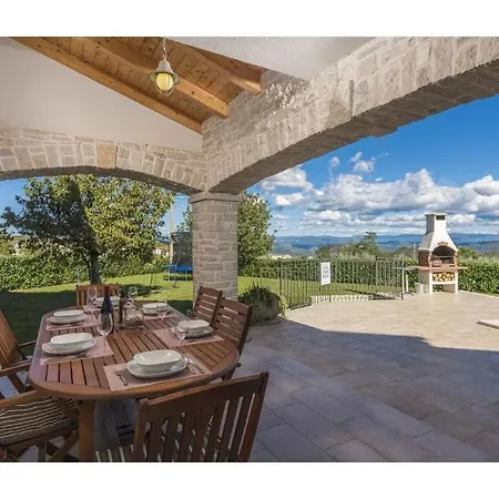 Bellavista With Pool Villa